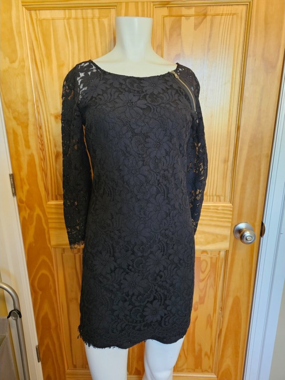 💙 24. Armani Exchange Size 4 Dress